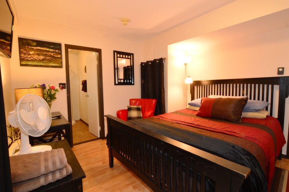 Фото Marketa's Bed & Breakfast