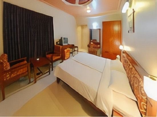 Фото Hotel Gnanam