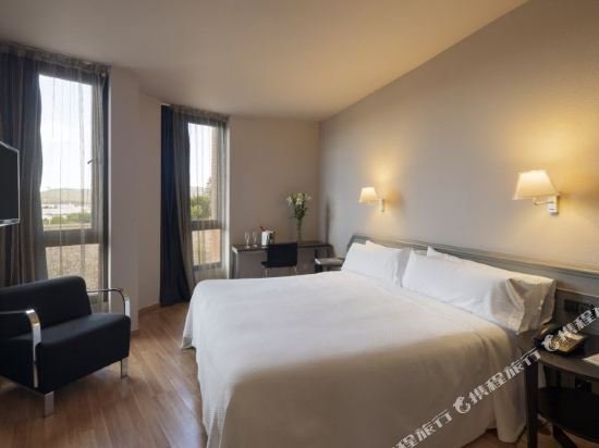 Фото Hotel Ciutat de Granollers