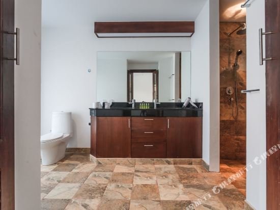 Фото Villa Frangipani @ Nai Harn