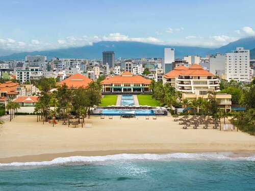 Гостиница Pullman Danang Beach Resort в Дананге
