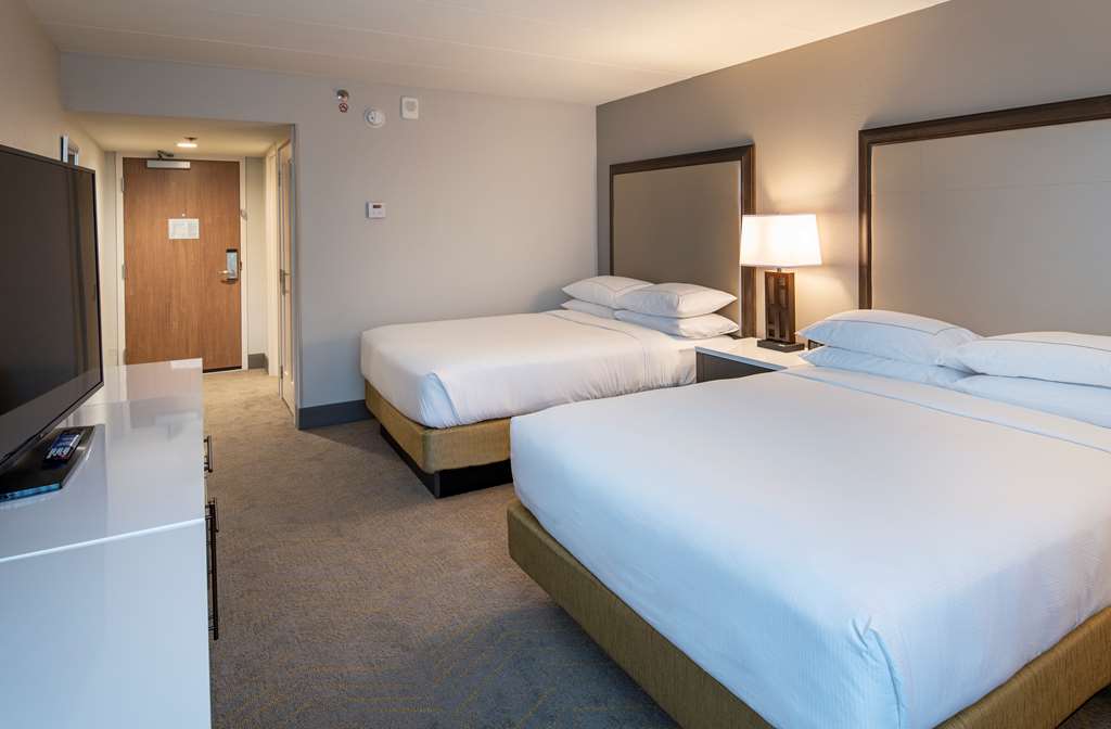 Фото DoubleTree by Hilton Madison East