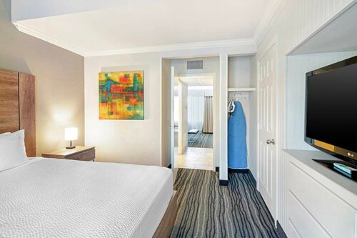 Гостиница Best Western Posada Royale Hotel & Suites в Сими Вэлли
