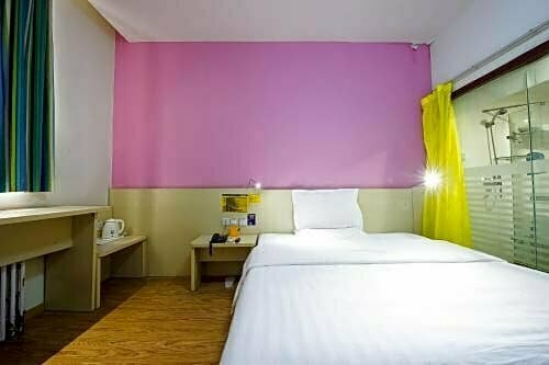 Гостиница 7Days Inn Kunming Wuhua Mountain в Куньмине