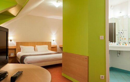 Гостиница Hotel Kyriad Lille Mons EN Baroeul в Марк-ан-Барёли