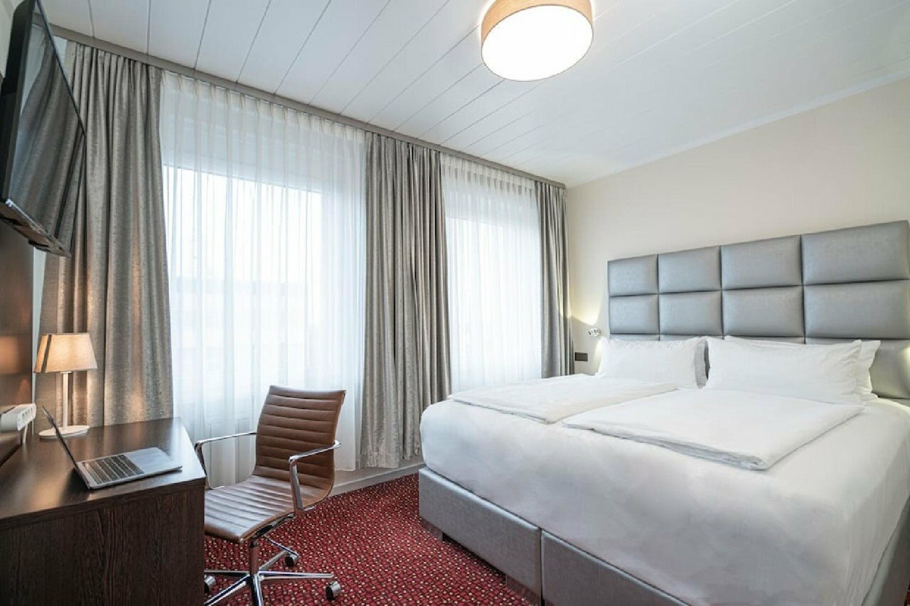 Фото отеля 2