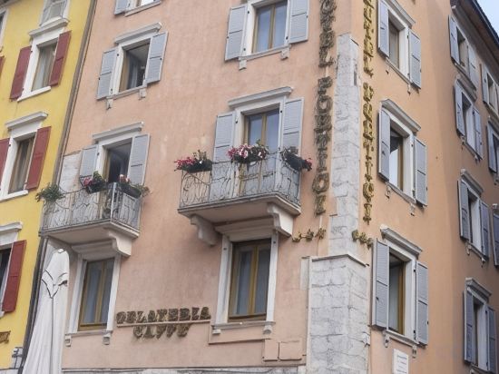 Фото Hotel Portici Romantik & Wellness