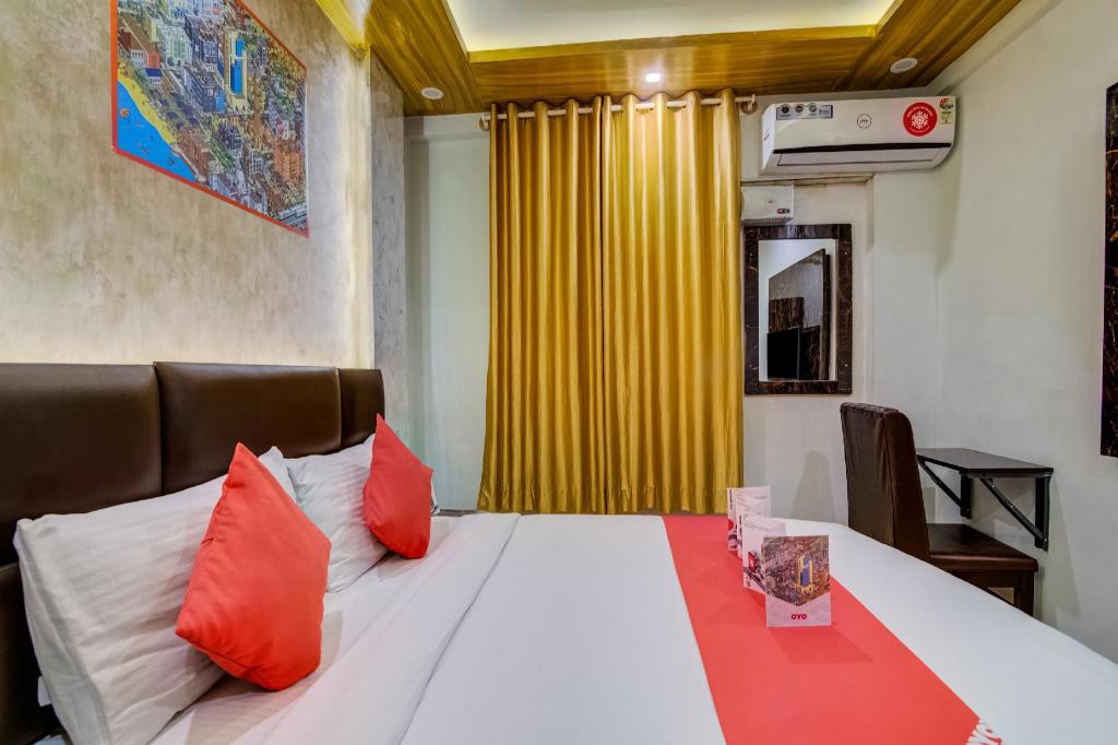 Фото Oyo 11915 Varcity Park