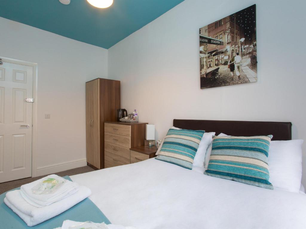 Фото Crewe Rooms West Avenue