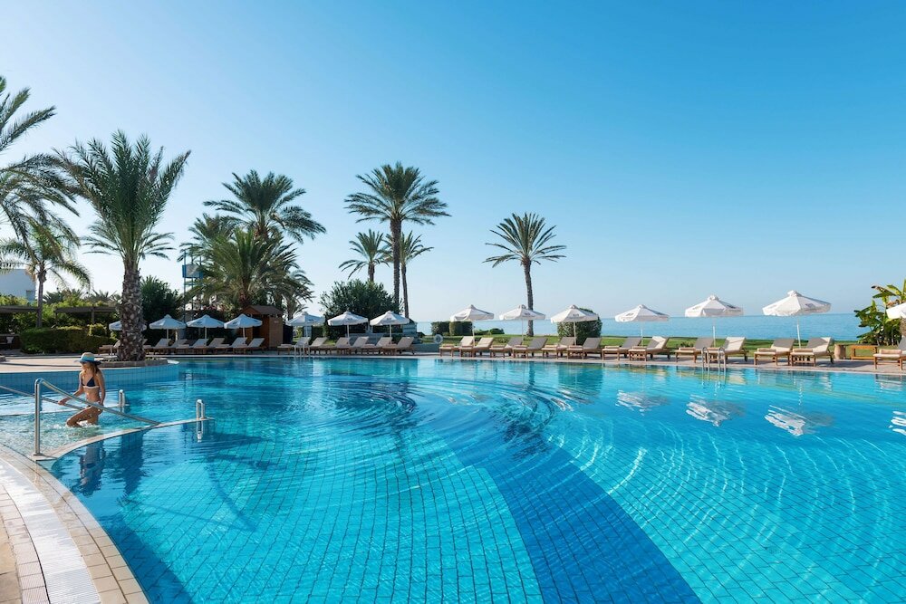 Фото Constantinou Bros Athena Beach Hotel