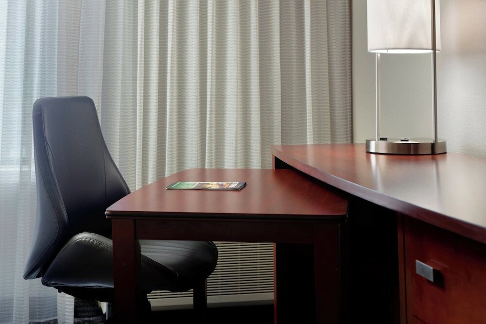Фото Courtyard by Marriott Fayetteville
