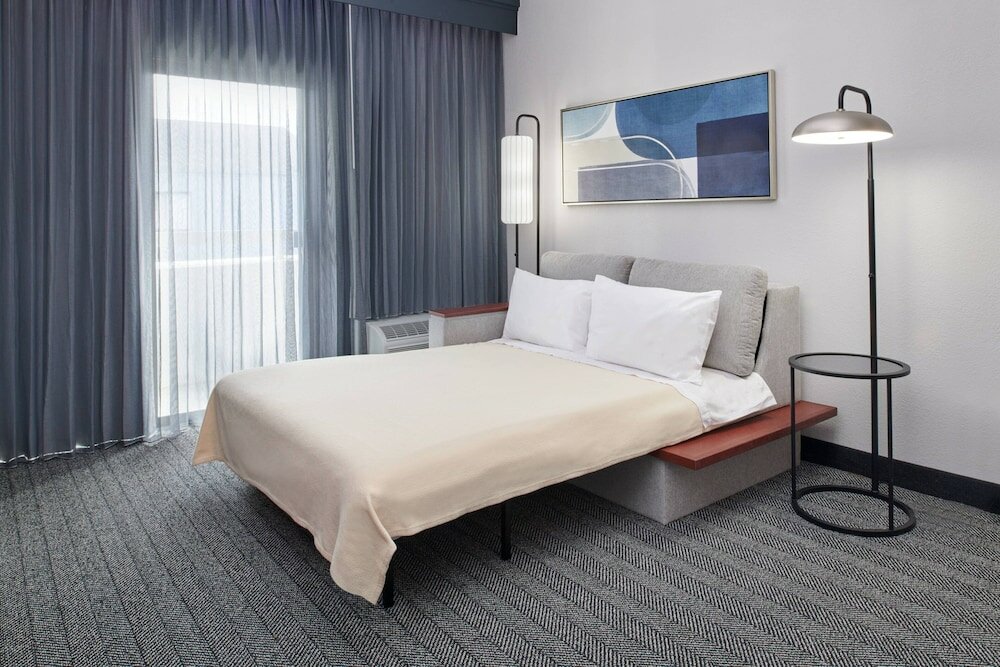 Фото Courtyard by Marriott Chicago Highland Park/Northbrook