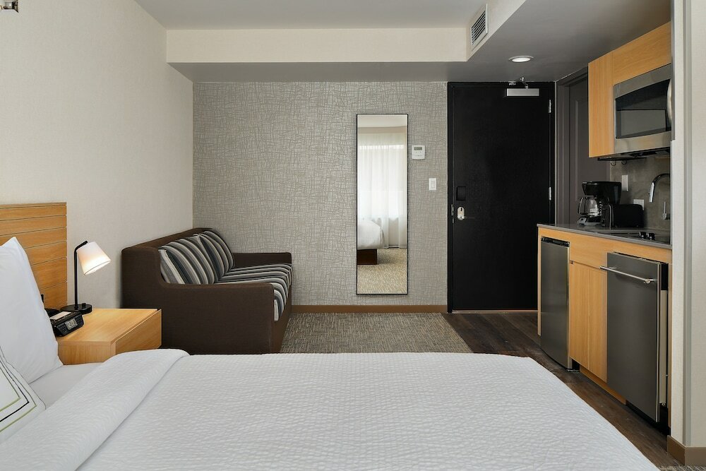 Фото TownePlace Suites by Marriott New York Manhattan