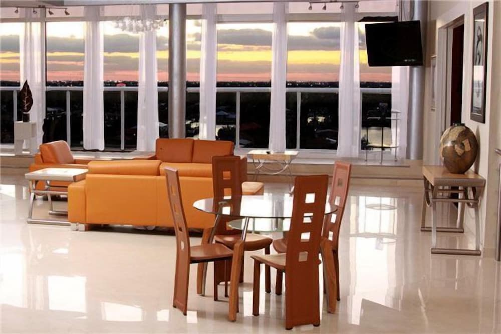 Фото Ocean Manor Beach Hotel