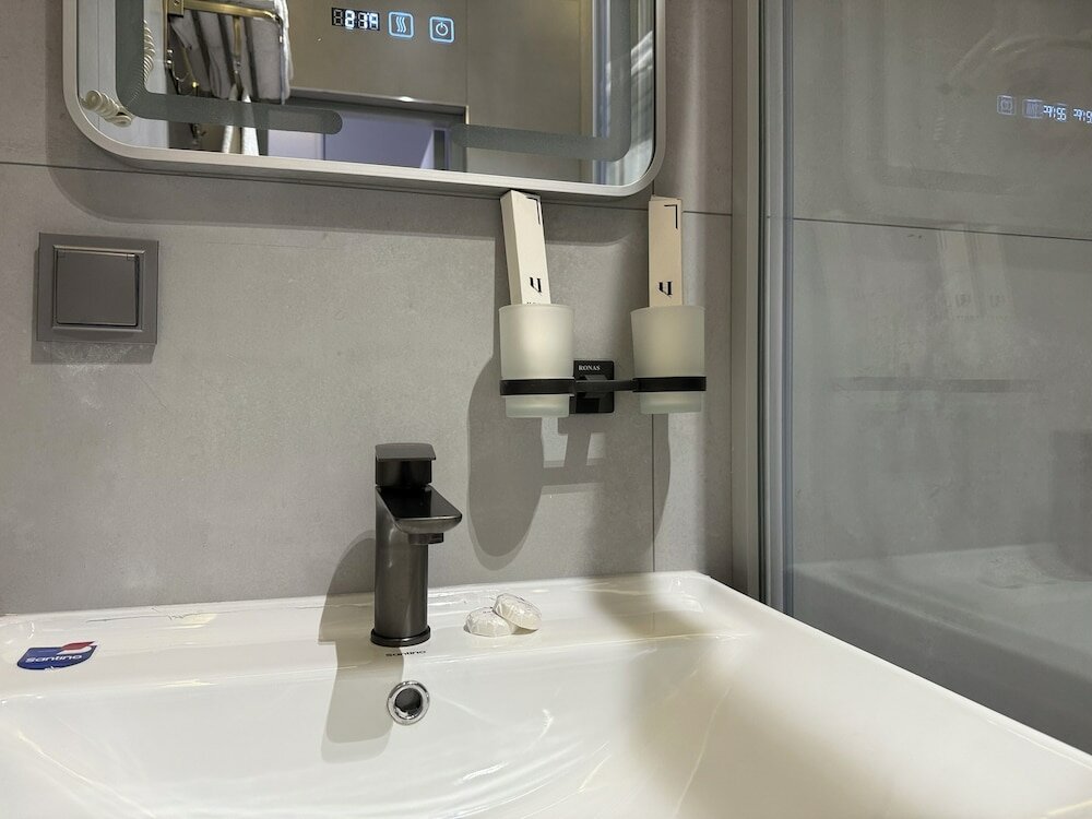 Фото Karim Parkside Hotel