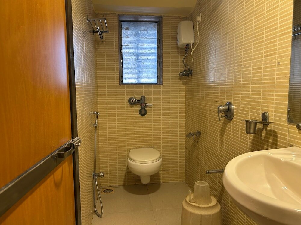 Фото Lucky Hotel Bandra