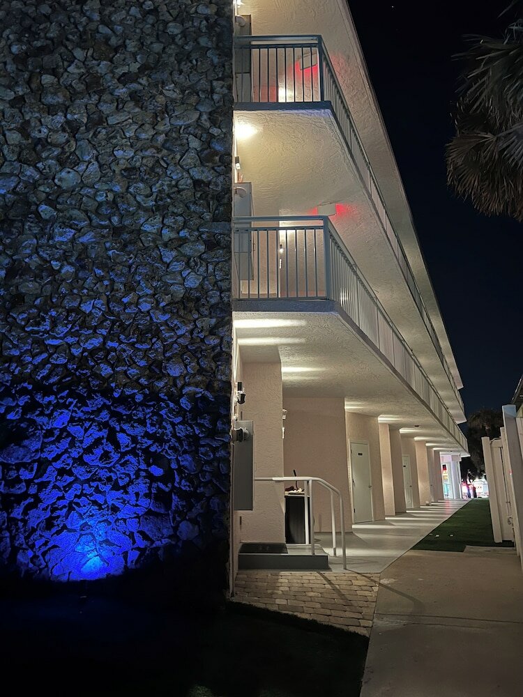 Фото Flamingo Inn Beachfront