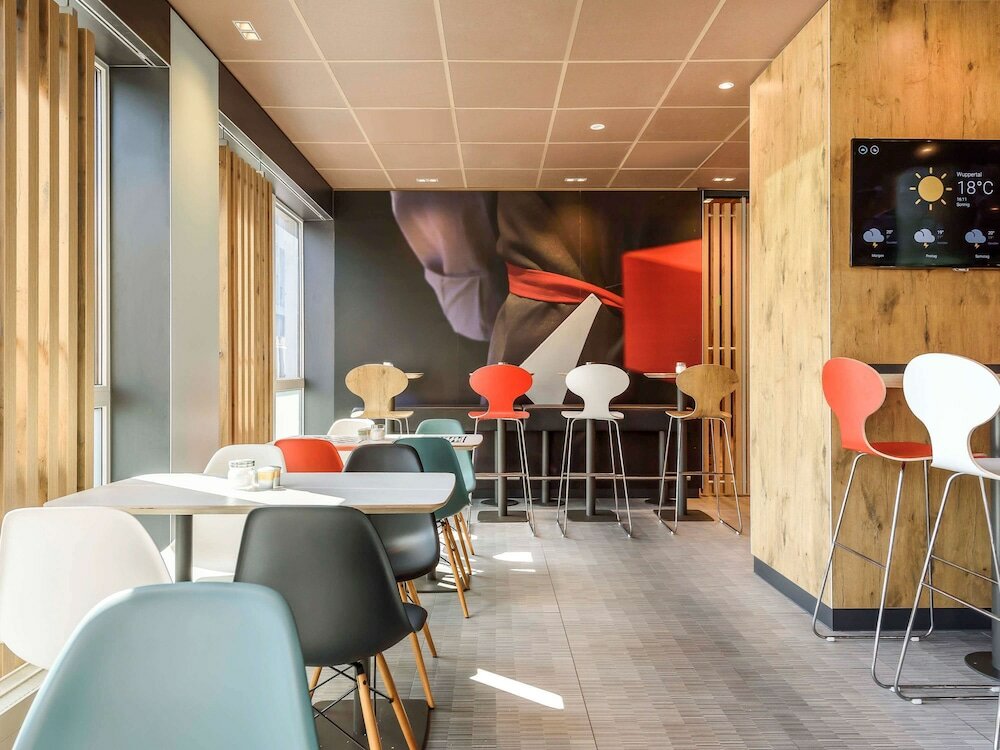 Фото B&b Hotel Wuppertal-City