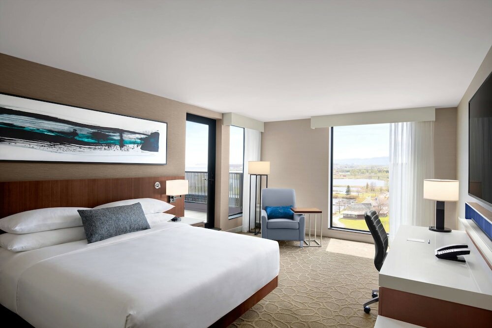 Фото Delta Hotels by Marriott Thunder Bay