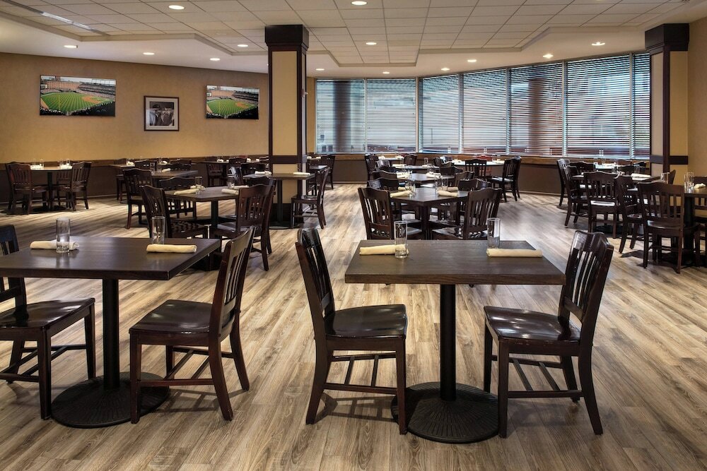 Фото Sheraton Inner Harbor Hotel
