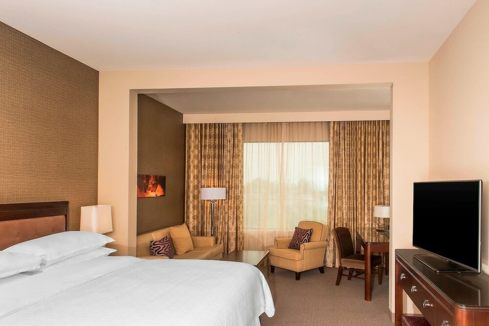 Фото Sheraton Mesa Hotel at Wrigleyville West