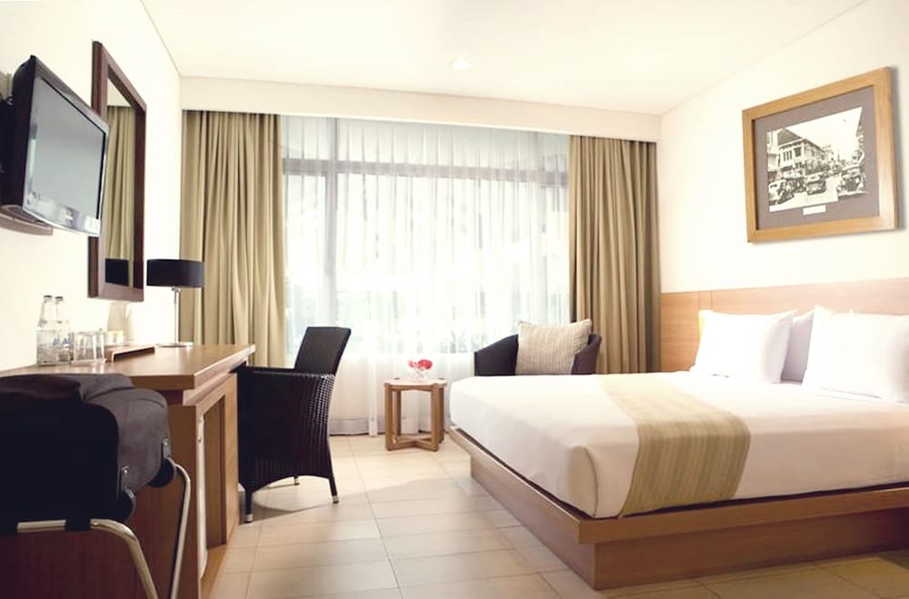 Фото Hotel Santika Bandung