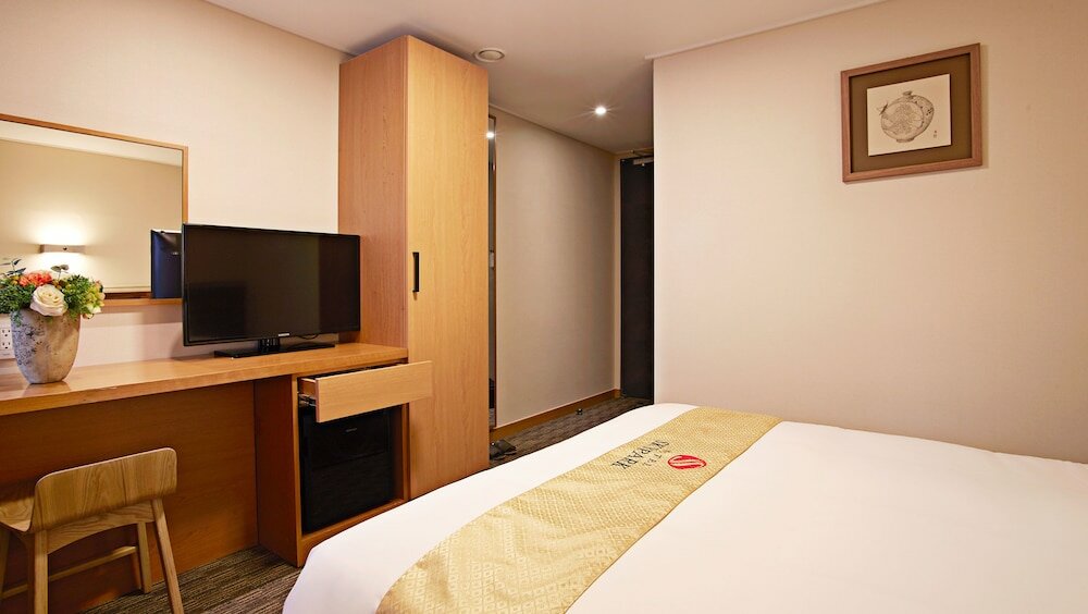 Фото Hotel Skypark Myeongdong I