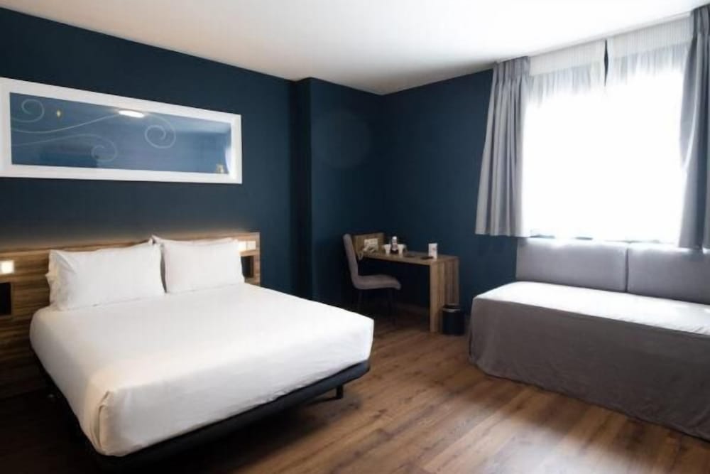 Фото Travelodge Madrid Metropolitano