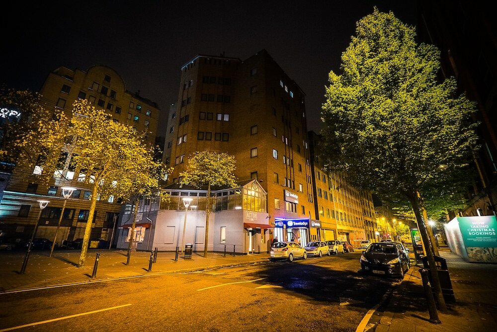 Фото Travelodge Belfast Central