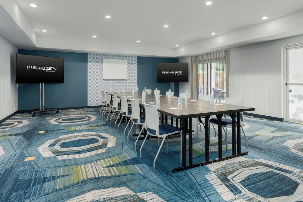 Фото SpringHill Suites by Marriott Herndon Reston