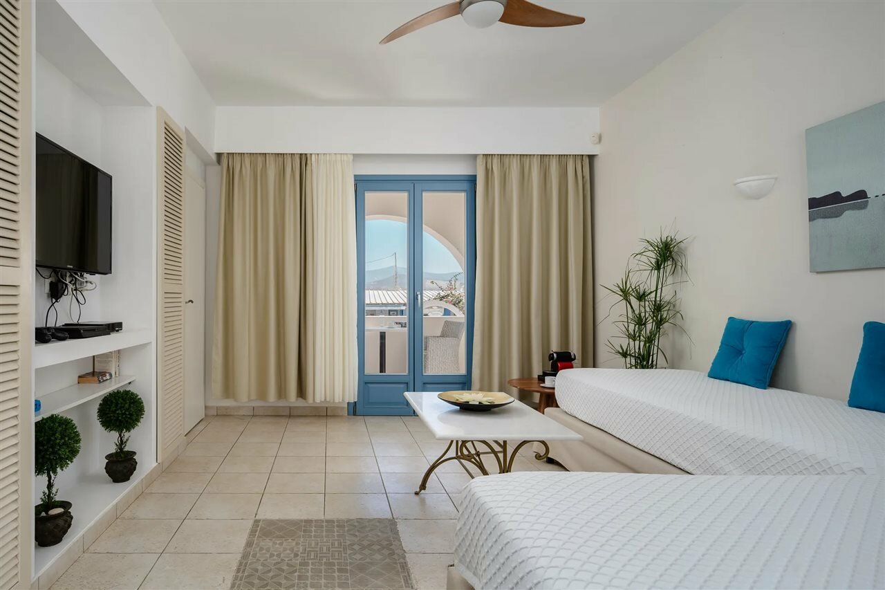 Фото Mitos Suites