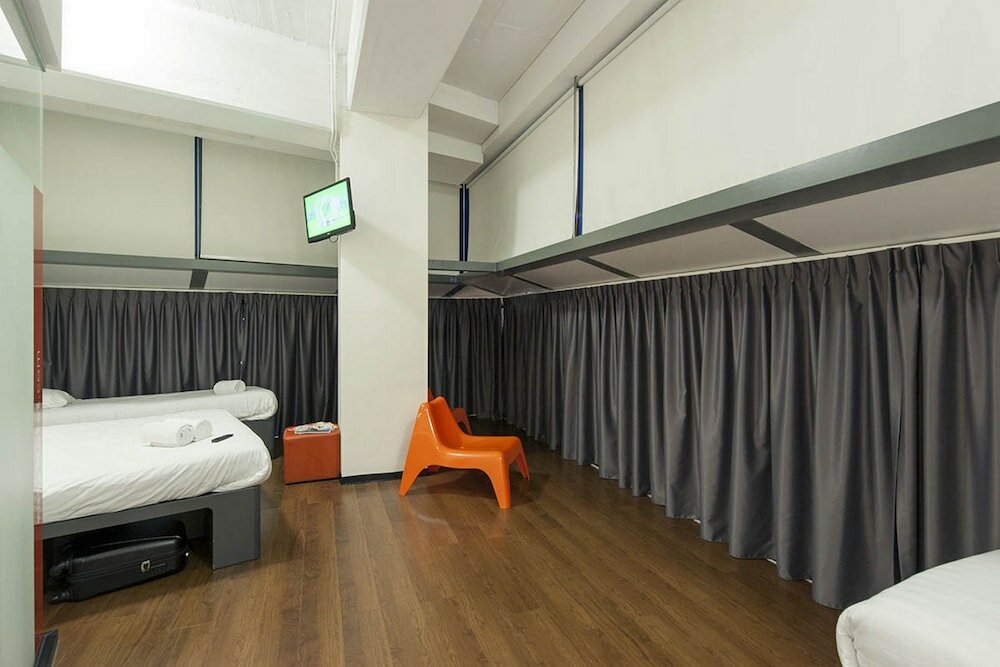 Фото EasyHotel Rotterdam City Centre