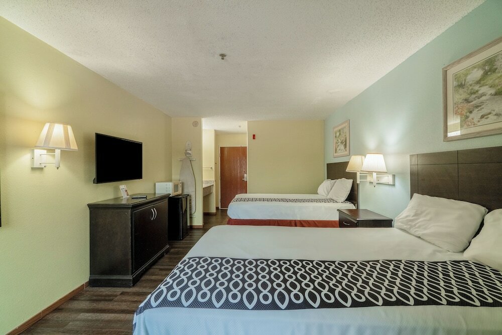Фото Fairway Inn La Porte