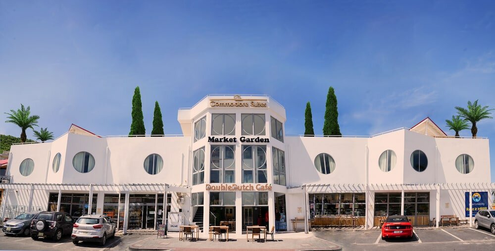 Фото Commodore Suites