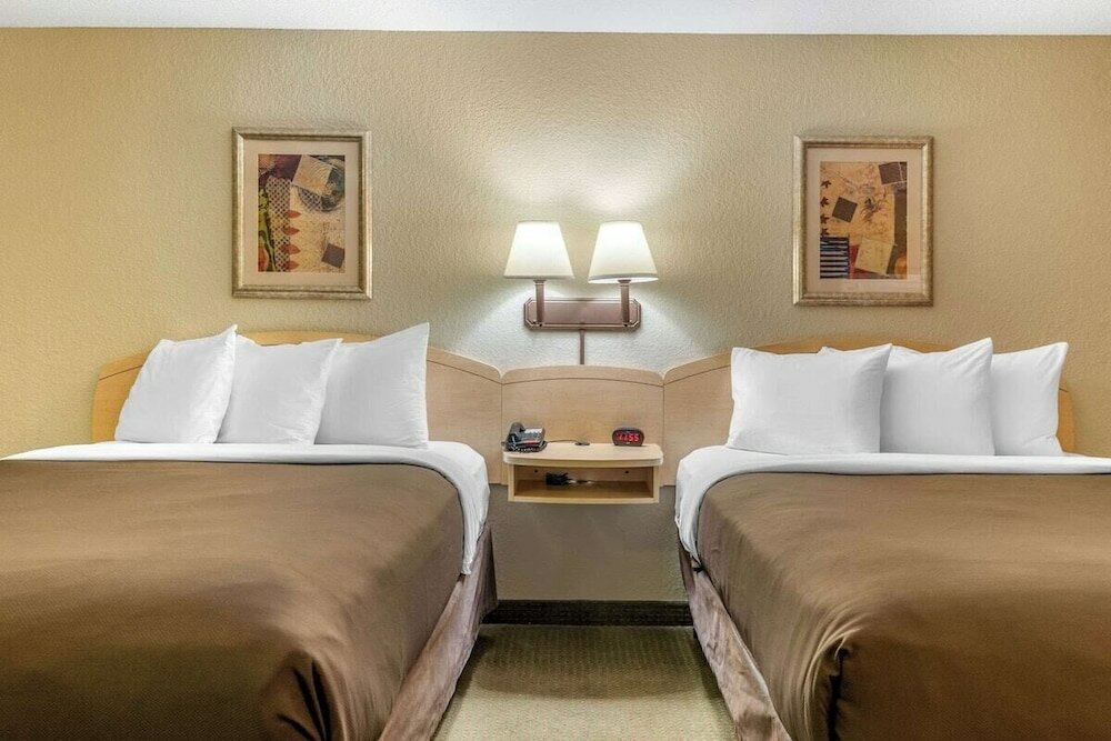 Фото Suburban Extended Stay Hotel South Bend