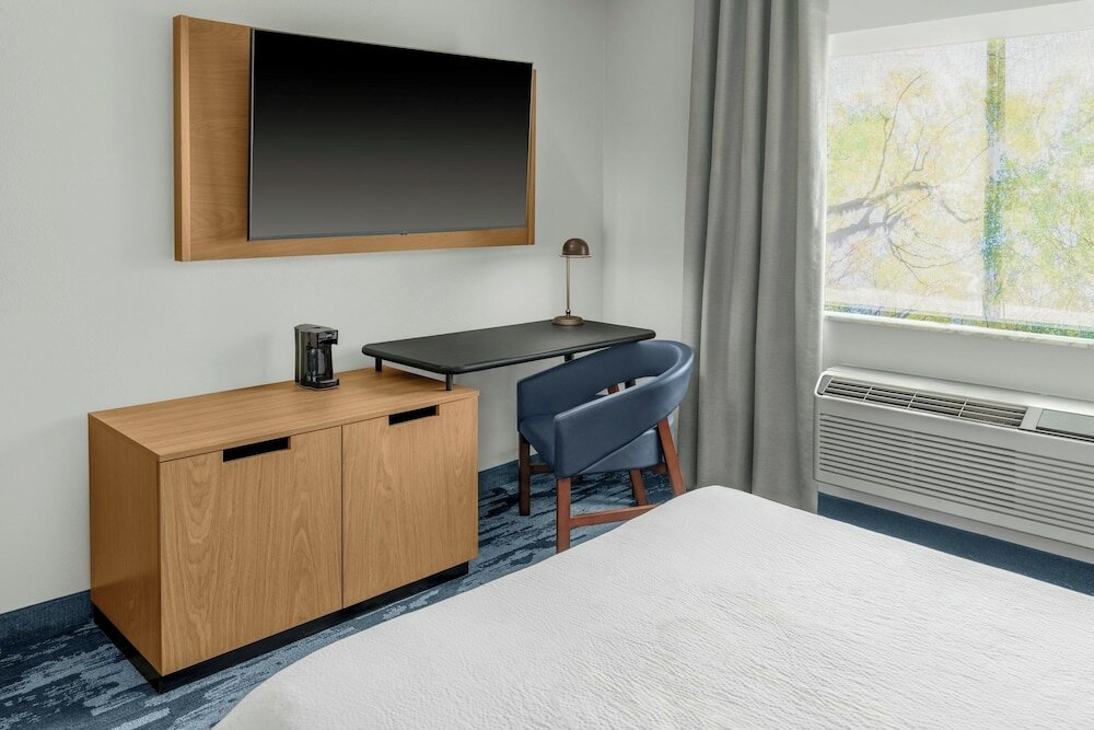 Фото Fairfield Inn & Suites by Marriott San Francisco San Carlos