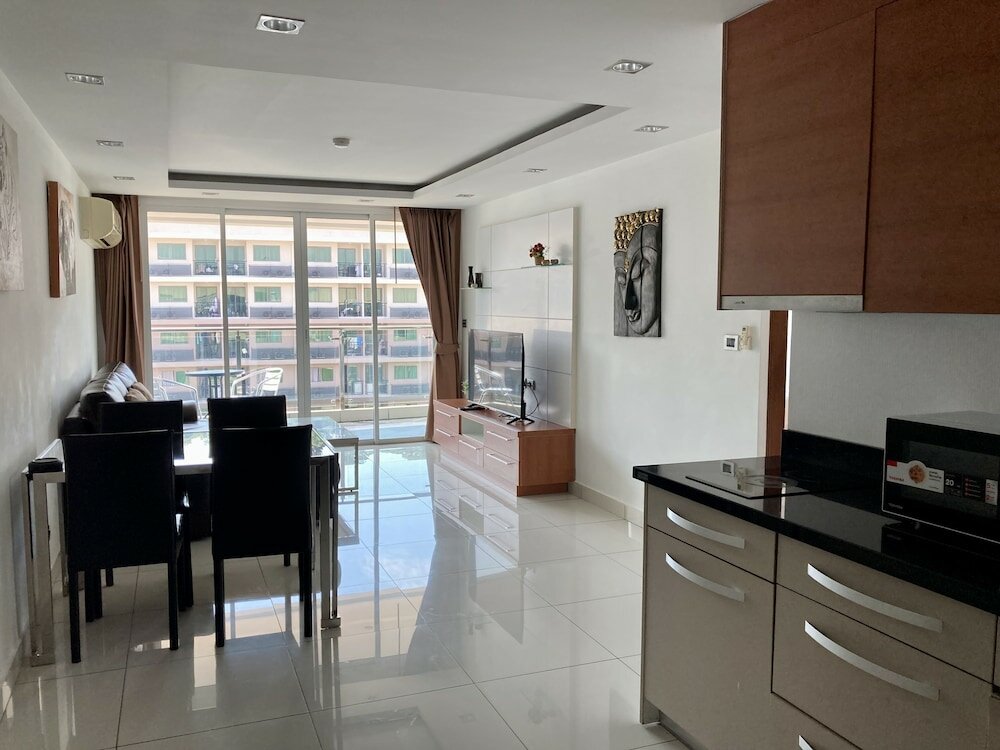 Фото Hyde Park Residence by Pattaya Sunny Rentals
