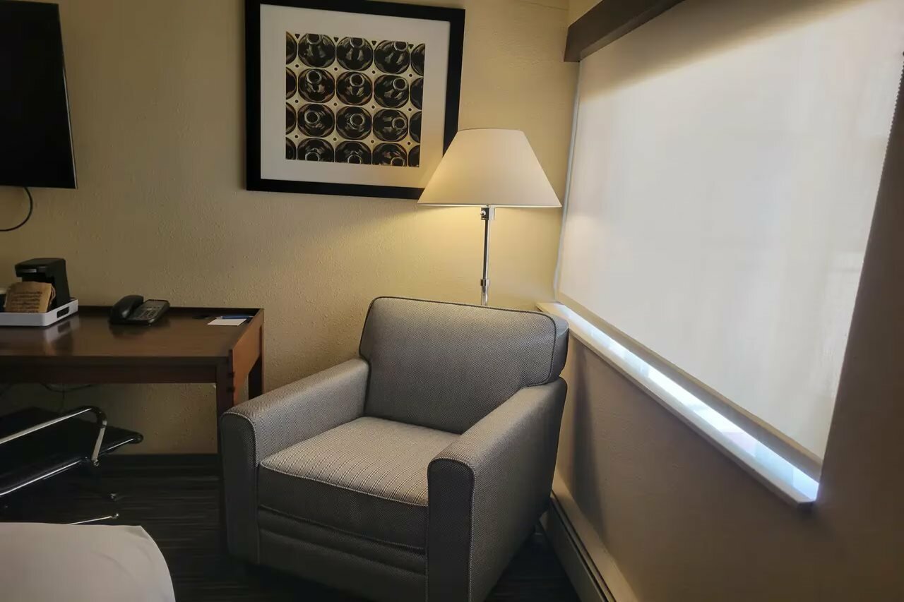 Фото Four Points by Sheraton Milwaukee Airport