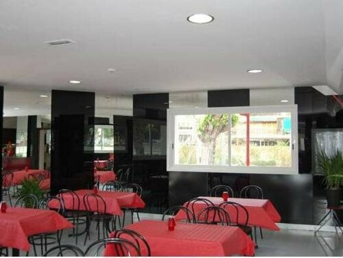 Гостиница Hotel HP Castelldefels в Кастельдефельсе