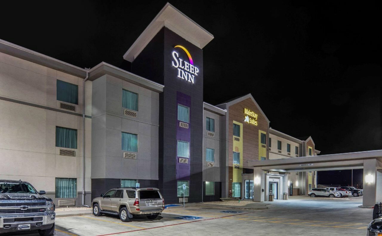 Фото Mainstay Suites