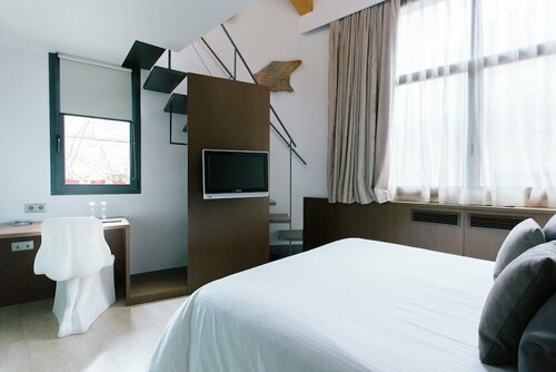 Гостиница Hotel Museu Llegendes de Girona в Жироне