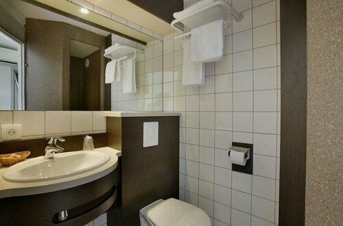 Гостиница Hotel Helios Roanne в Роане