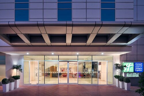 Гостиница Holiday Inn Express Dubai Airport в Дубае