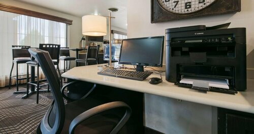 Гостиница Best Western War Bonnet Inn в Майлс-Сити