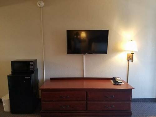 Гостиница Attleboro Motor Inn в Потакете