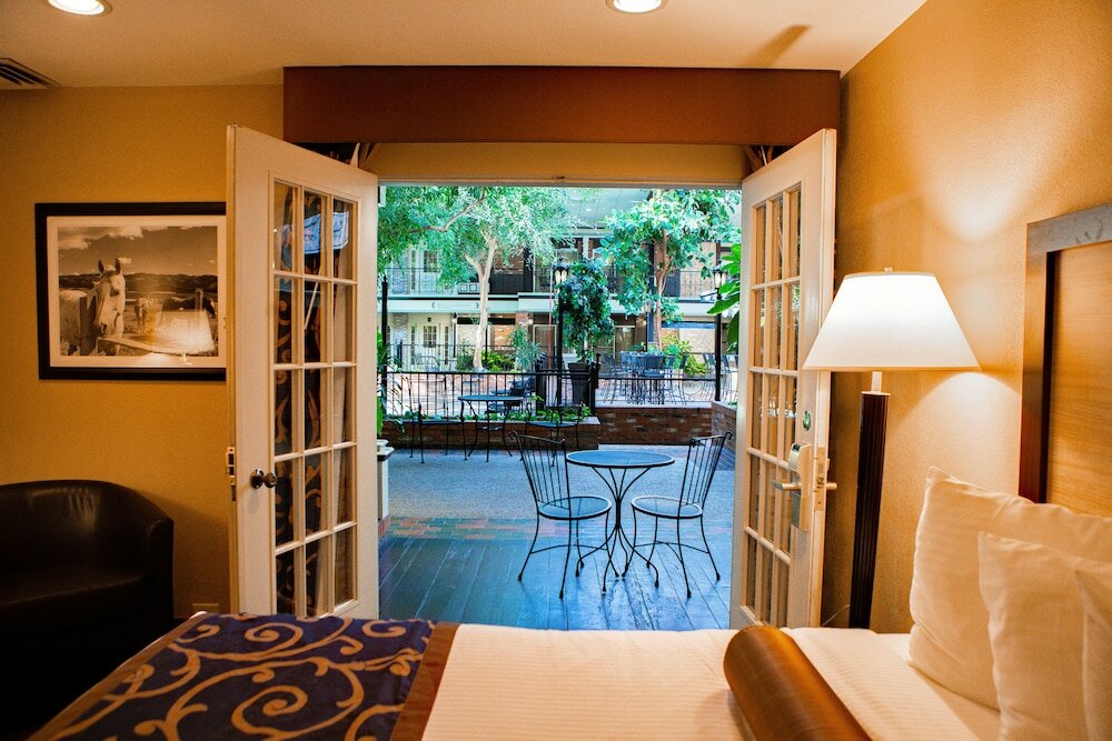 Фото Heritage Inn