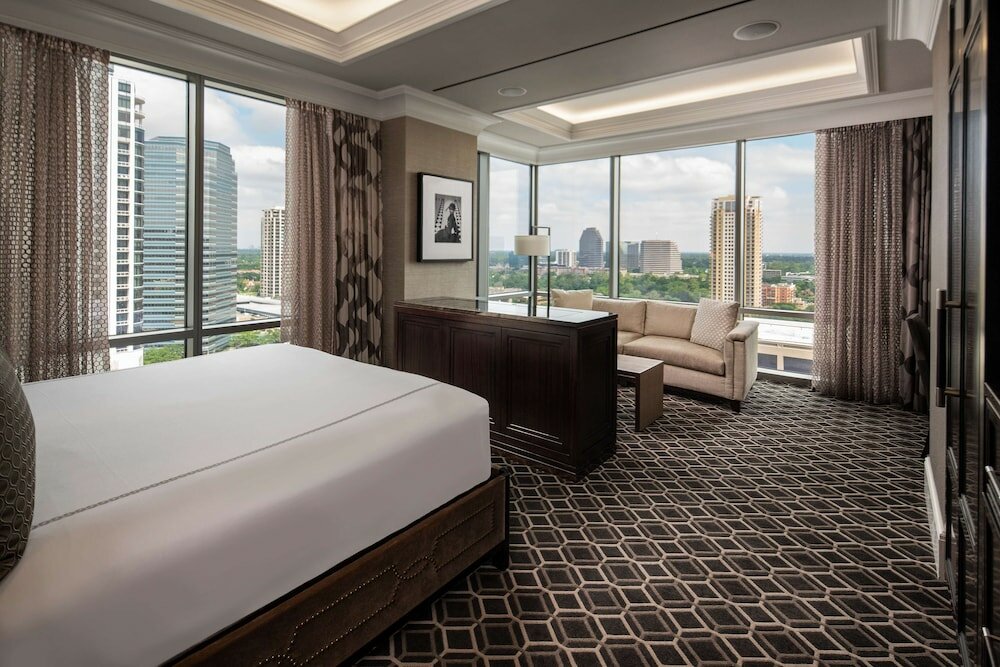 Фото The Post Oak Hotel at Uptown Houston
