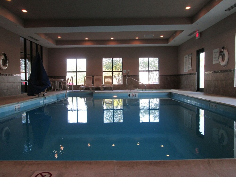 Фото Holiday Inn Express Cloverdale - Greencastle, an Ihg Hotel