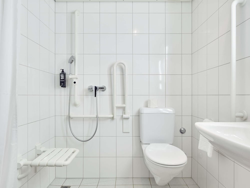 Фото ibis Zurich Messe Airport