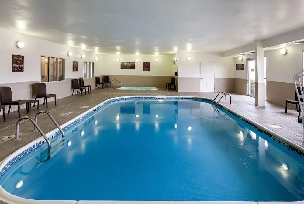 Фото Comfort Suites University